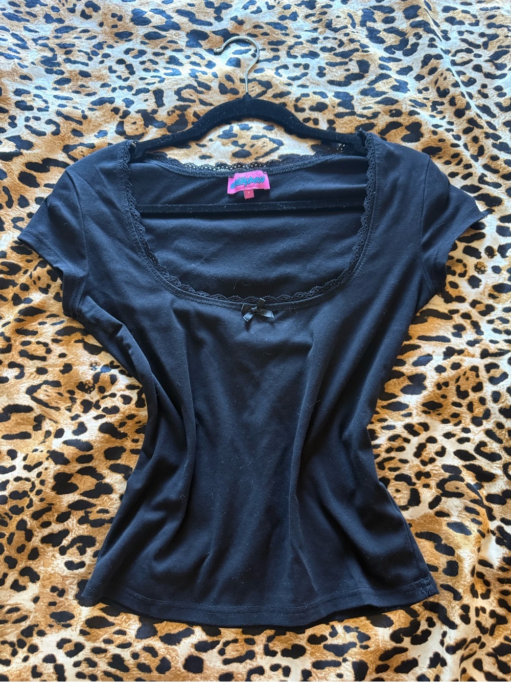 Edikted Black Scoop Neck Lace-Trim Tee with Front Bow